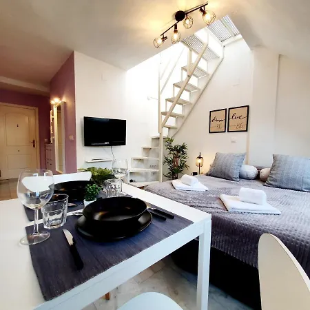 Captain's Penthouse פואנגירולה